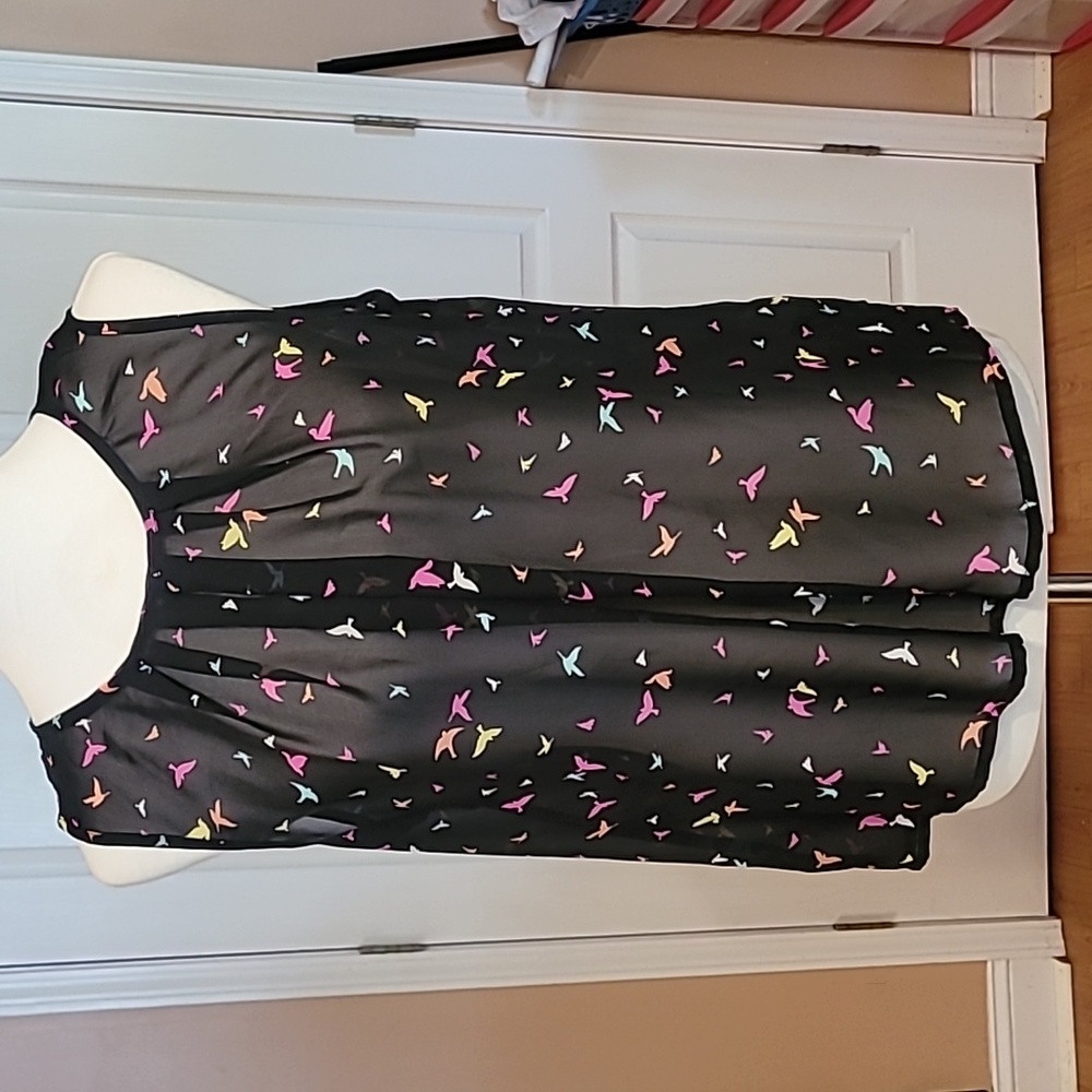 1010 Bird Print Sleeveless Blouse - Medium